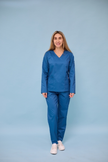  Зображення Медичний жіночий костюм із довгим рукавом "Лейла" із стрейч-котону. Колір Океанічний. 